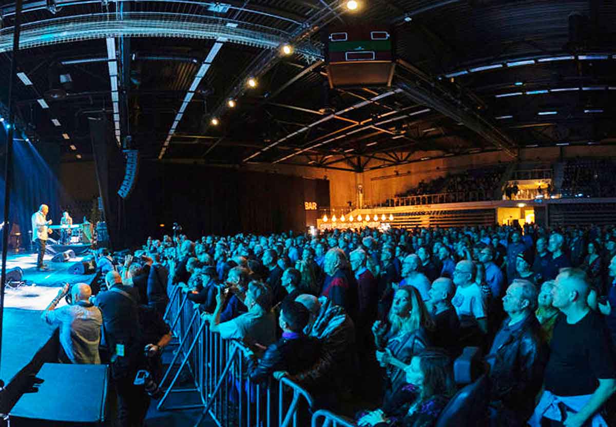 Kim Wilson at Blues Heaven large crowd of people in a large room